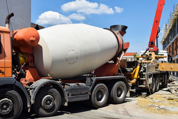 是否應(yīng)定期檢查混凝土基礎(chǔ)的防水性？